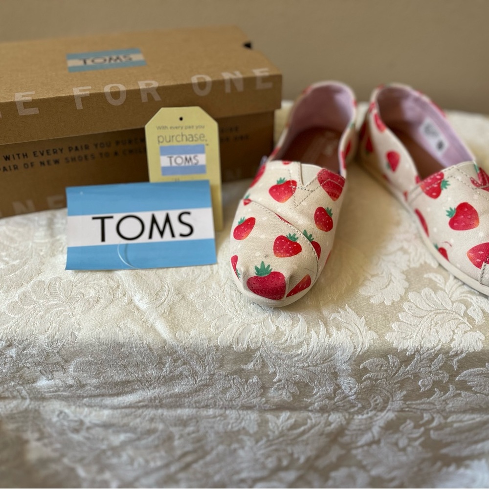 Tom’s Women Size 6 Shoe